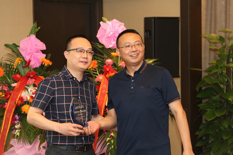 新材全球網(wǎng)創(chuàng)始人昌致宏受聘為中國電子商務(wù)協(xié)會(huì)B2B行業(yè)分會(huì)首批“B2B創(chuàng)業(yè)導(dǎo)師” title=