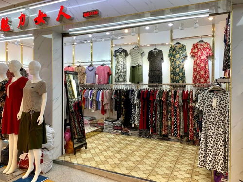 虎門服裝批發城大清倉 10元一件，500件裝一麻袋，搶購正當時
